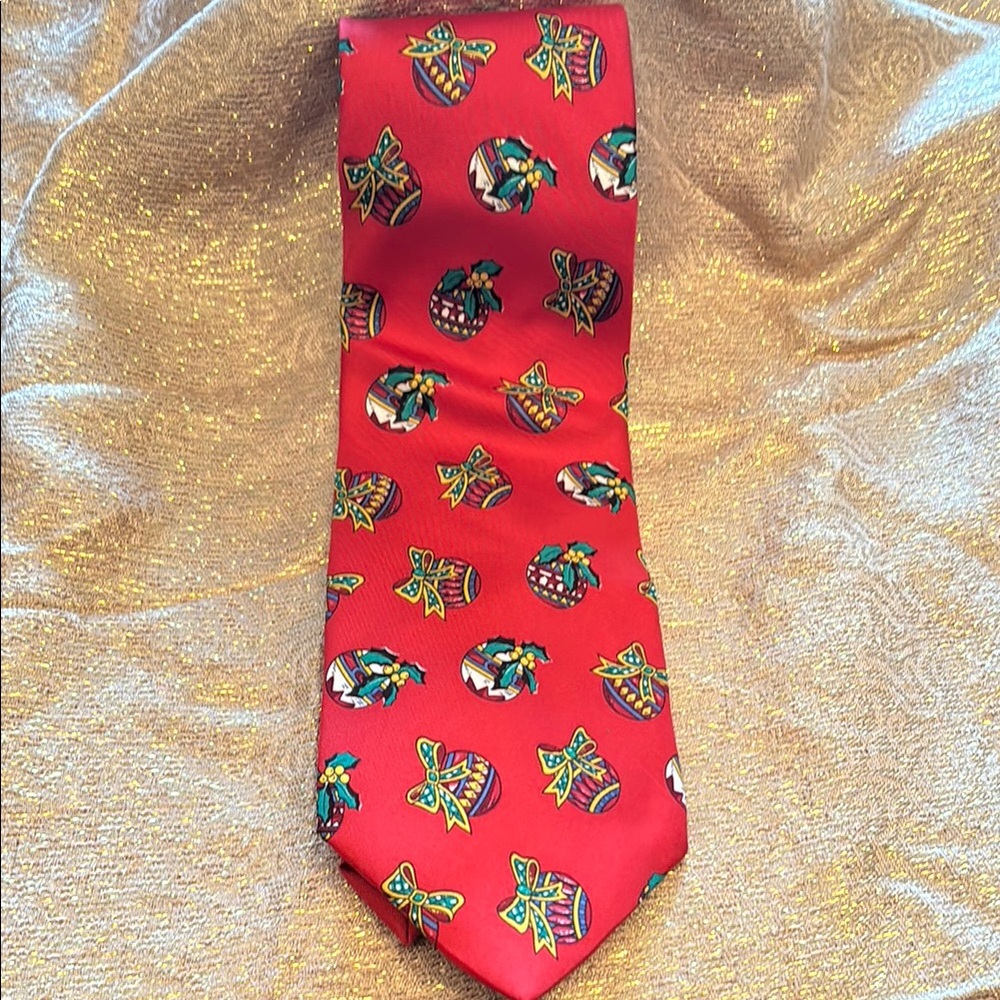 Vintage Kenneth Robert’s Christmas tie